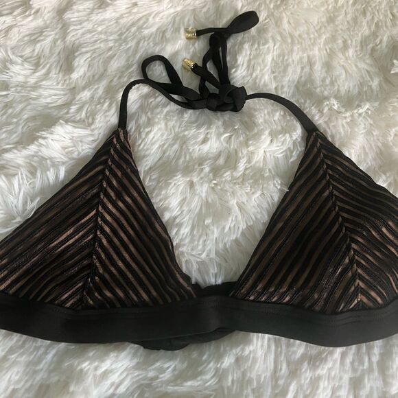Beach bunny top   - Picture 1 of 4